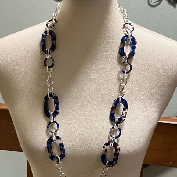 NWT Dillardās Blue and SilverāChain Necklace #JW7 - Picture 8 of 9